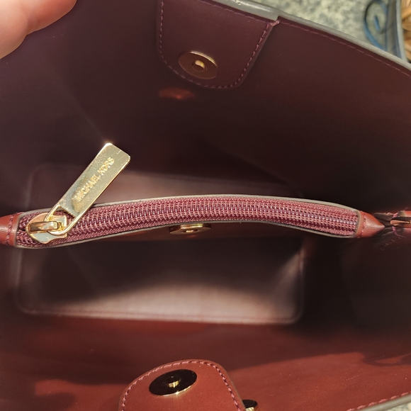 Michael Kors NWOT Pratt Medium Shoulder Bucket Bag - Picture 7 of 12